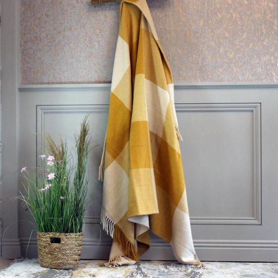 Liv Throw – Yellow Beige