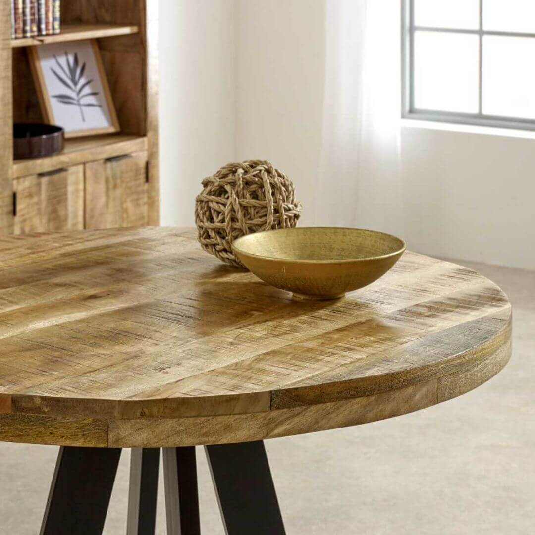 Surrey 4 seater round dining table